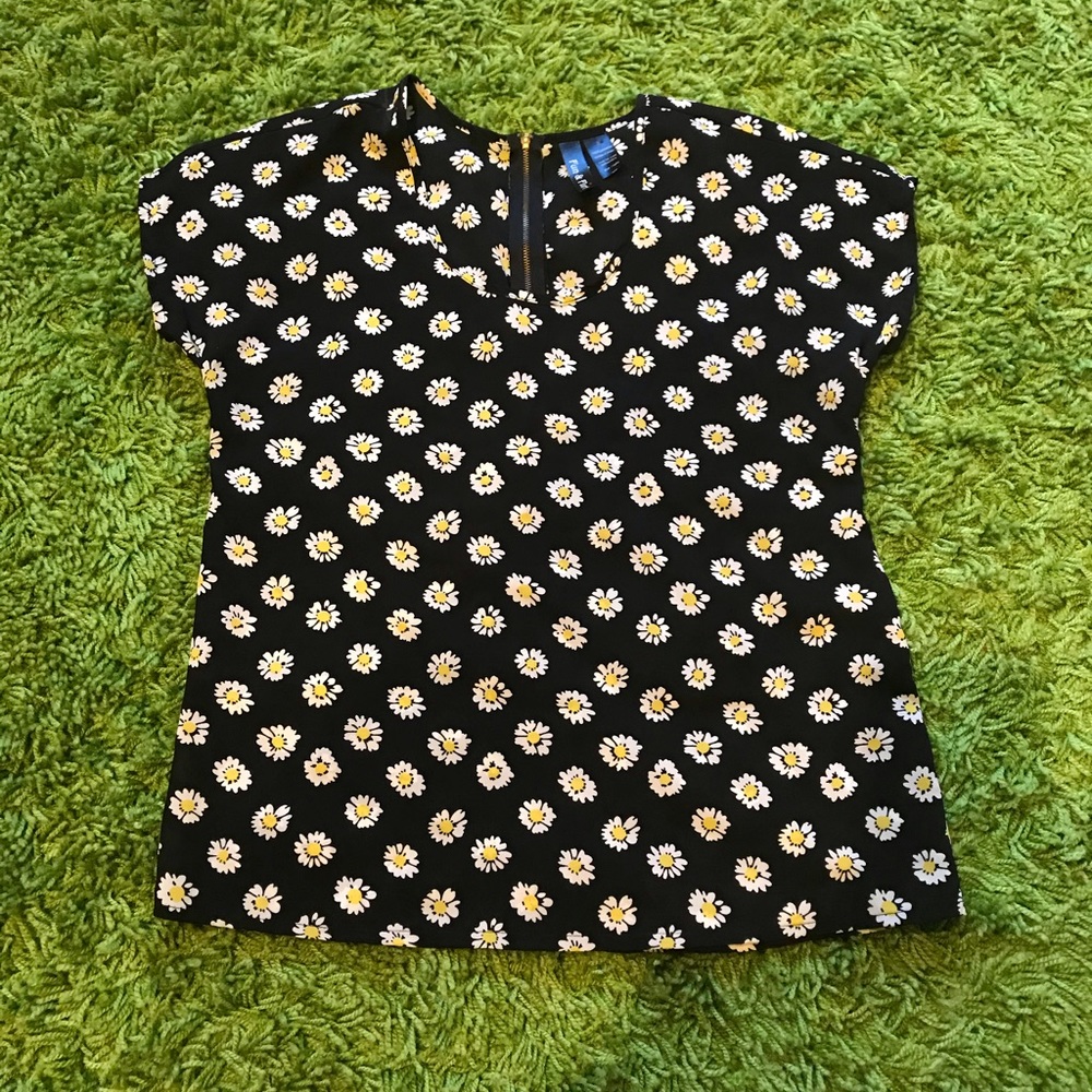 Fun and flirty sunflower shirt